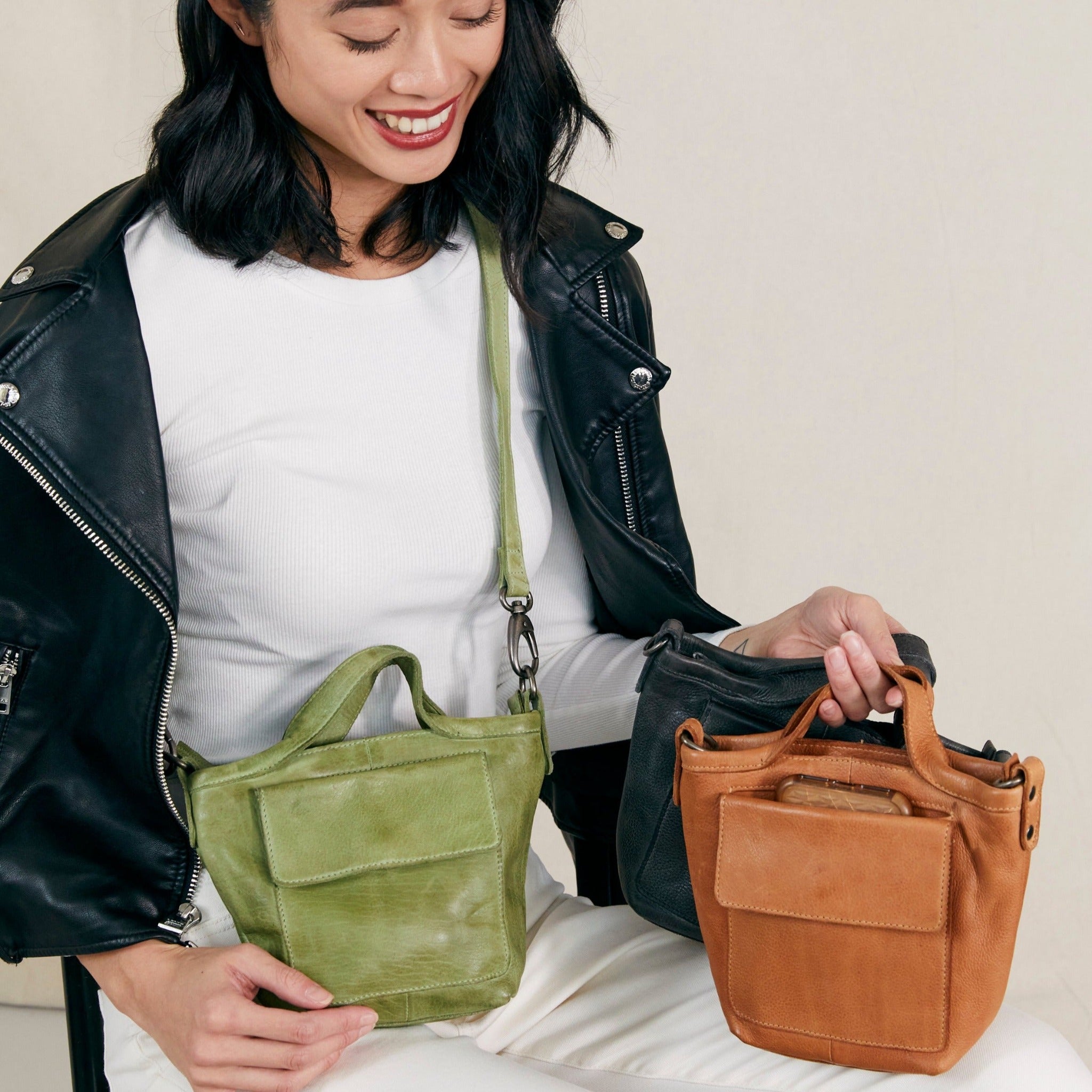 Mick Leather Crossbody Bag - Image 15