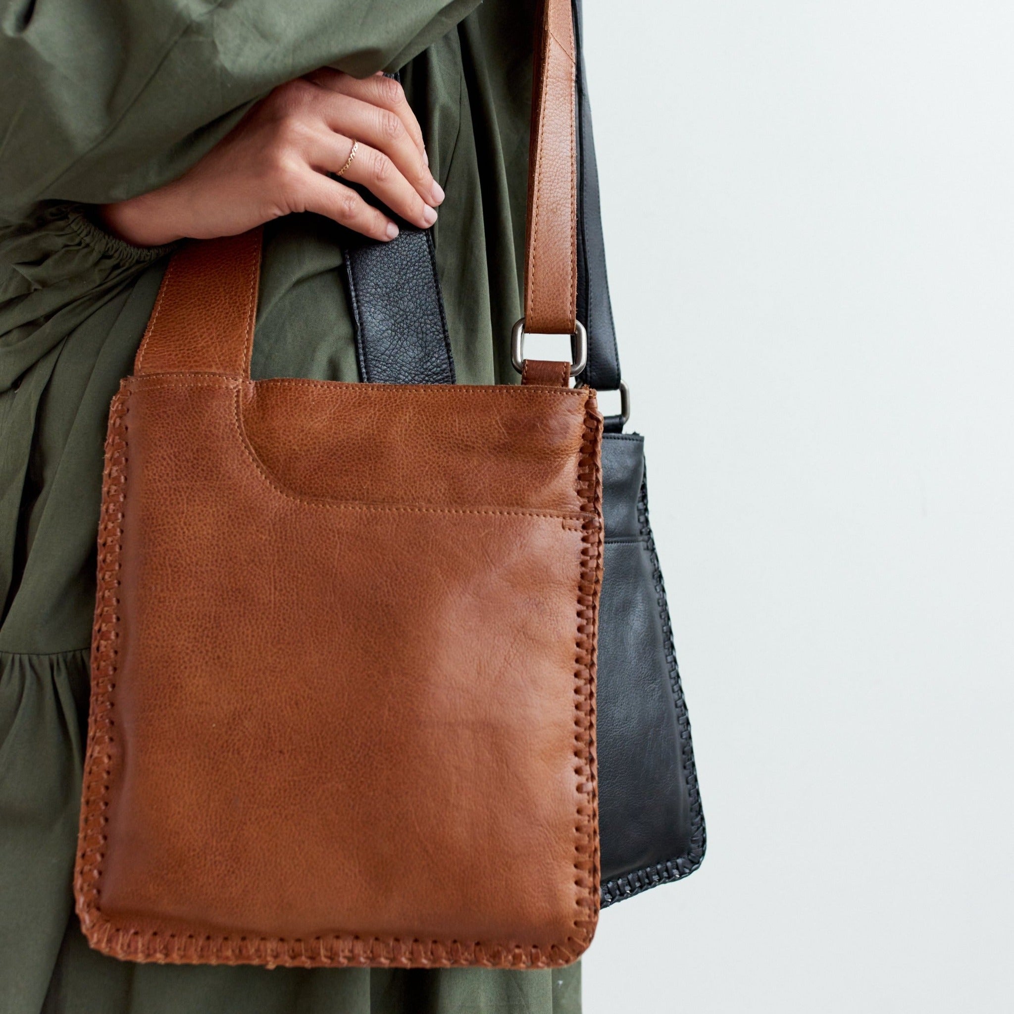 Brynn Leather Crossbody Bag - Image 5