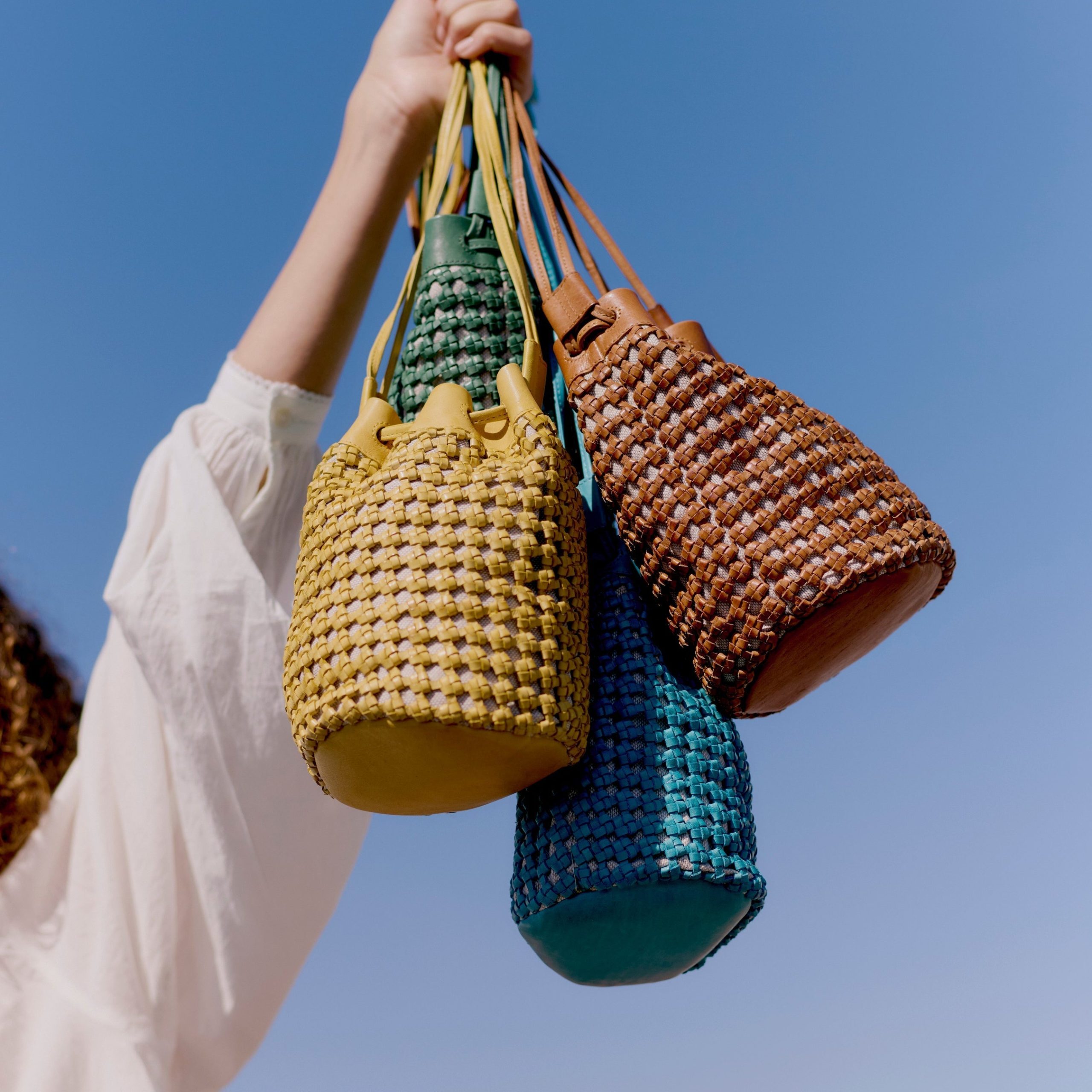 Dune Leather Crossbody Bag - Image 9