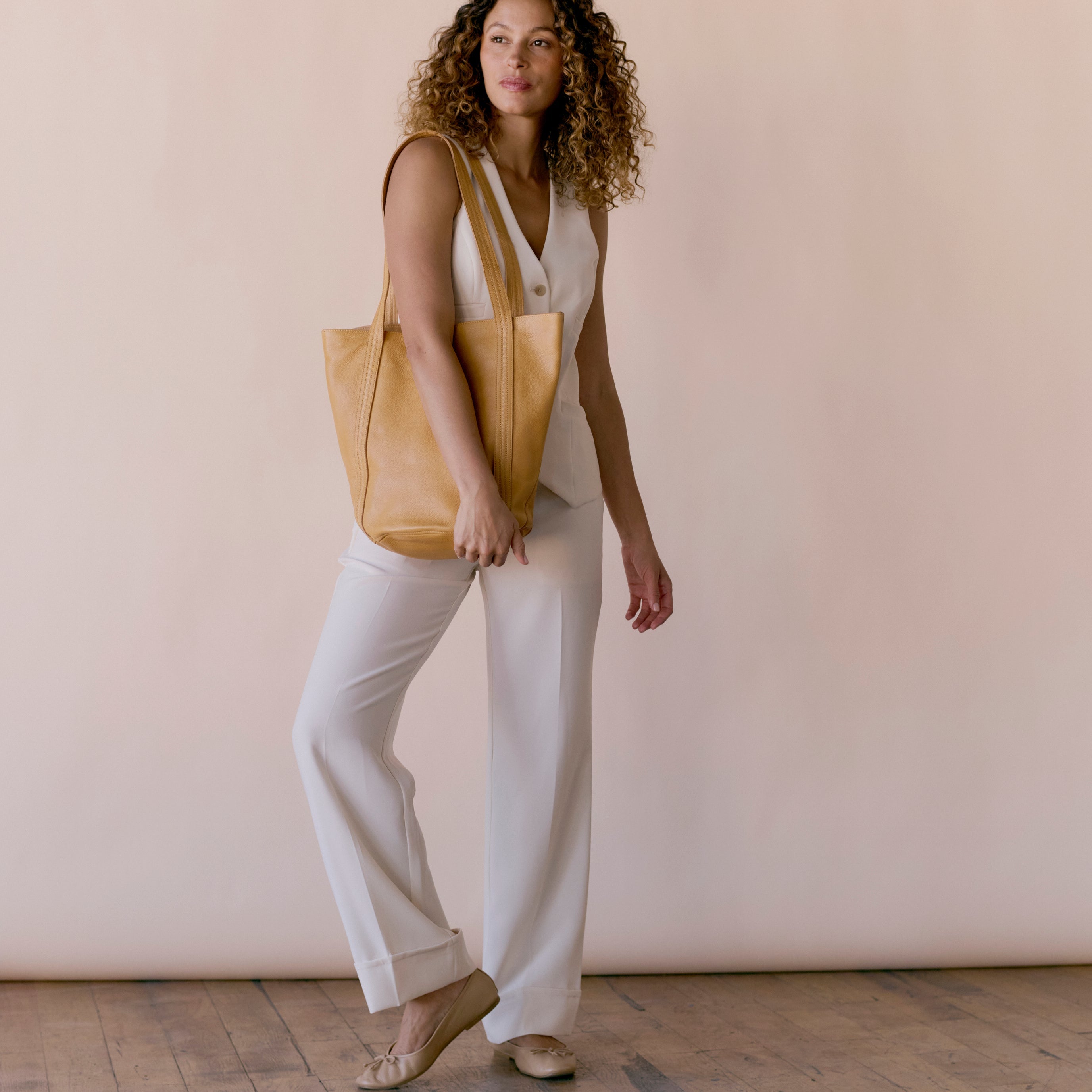 Kent Leather Tote Bag - Image 9