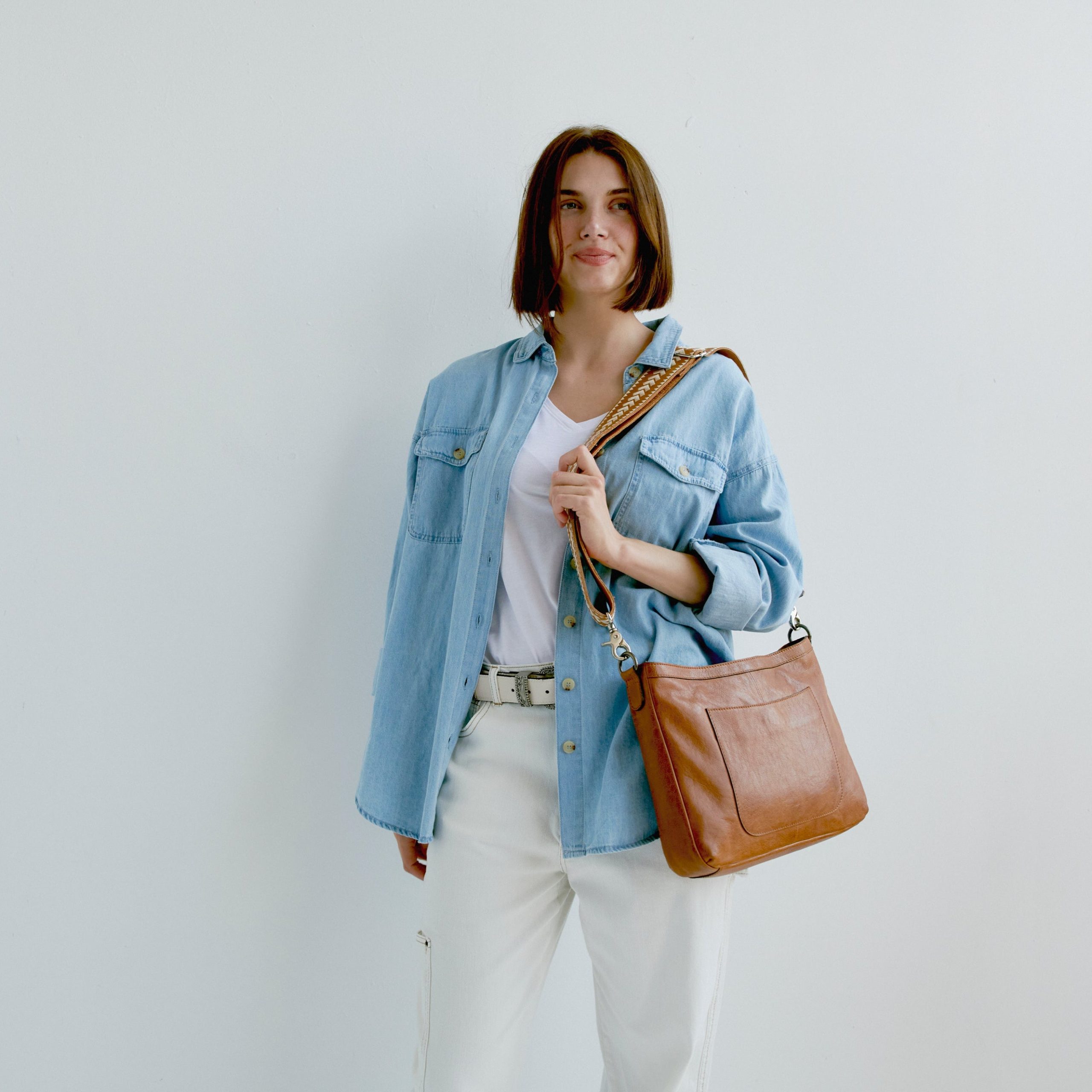 Vista Leather Crossbody Bag - Image 3