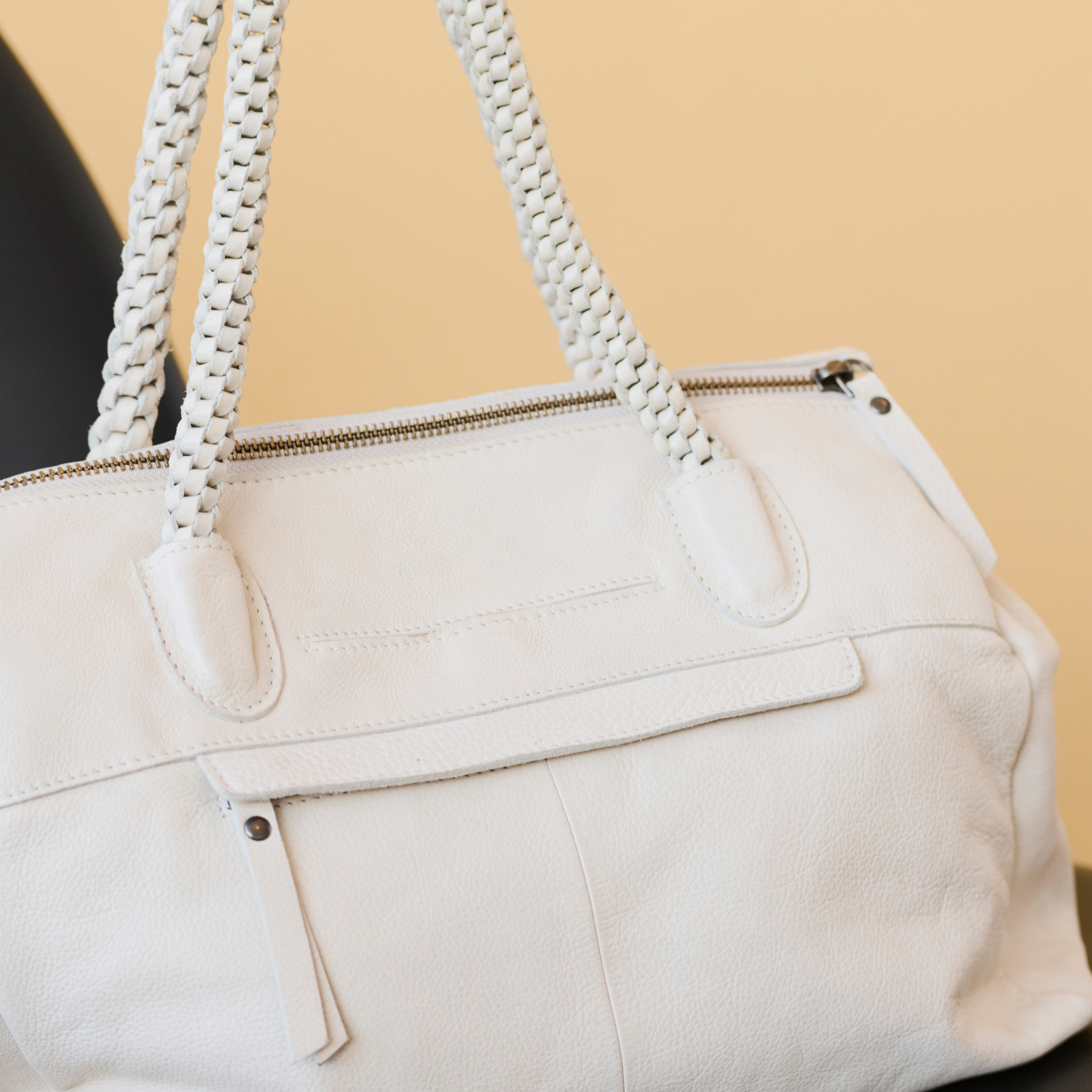 Roam Leather Shoulderbag - Image 5